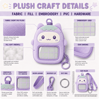 Porte-cartes PVC personnalisé ODM en peluche, jouet en peluche, mascotte, avec clip de lanière, motif quadrillé pastel doux, portefeuille d'identification, vente en gros premium