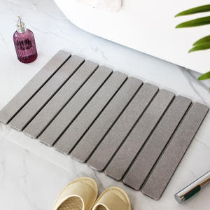 แผ่นรองอาบน้ำไดอะตอมไมต์ รูปทรงสี่เหลี่ยมผืนผ้า ลายทาง ดูดซับน้ำ แห้งเร็ว ดีไซน์มินิมอล สำหรับห้องน้ำ ป้องกันการลื่น - Product Image 1