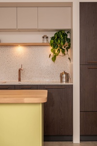 Meuble de bar de <span class=keywords><strong>cuisine</strong></span> moderne avec station à café intégrée, ensemble table et tabourets de bar en bois assortis - Product Image 4