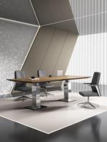 Table de conférence moderne de haute qualité, relevable, avec hauteur réglable, caractéristiques écologiques, plateau en bois, chaises de direction assorties
