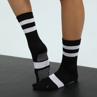 Logo personnalisé Chaussettes rayées antidérapantes de yoga en coton pour femmes