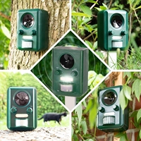 Répulsif Solaire Extérieur Suspendable à Infrarouges pour Animaux avec Pointes Anti-Oiseaux en ABS, Flash LED Lumineux pour Éloigner les Marmottes, Rongeurs, Cerfs, Chats