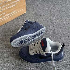Chaussures de sport rétro style Ins Trend Hong Kong, bleu foncé et jaune, pour femme, collection automne-hiver 2025, semelle épaisse, polyvalentes, décontractées, type « bread shoes » - Product Image 1