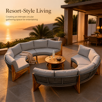 Modernes Outdoor-Sofa-Set mit Holzrahmen und Wasserfesten Kissen