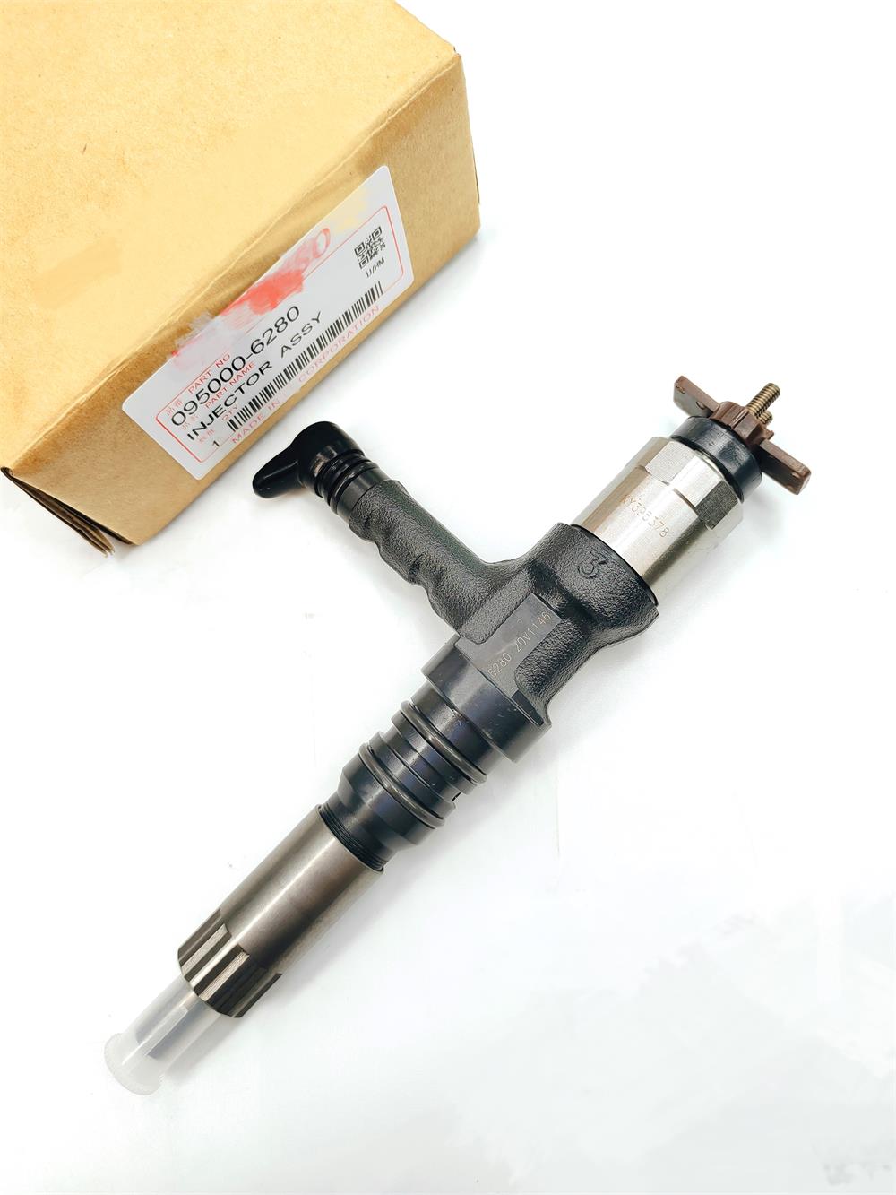 High Quality Common Rail Fuel Injection Nozzle 095000-6070 Diesel Fuel Injector 6251-11-3100 For KOMATSU