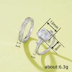 แหวนหมั้นเพชรทรงลูกแพร์สีขาวทองคำขาวสำหรับผู้หญิง ประดับเพชรทรงบาแกตต์ด้านข้าง สี D ธรรมชาติ พร้อมถุงใส่แหวน - Product Image 4