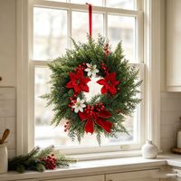 Karangan Bunga Natal Musim Dingin Berlapis Salju, Pinus Berumbai, Poinsettia Putih, Buah Berry, Dekorasi Gantung Pintu Depan Dalam Ruangan untuk Liburan