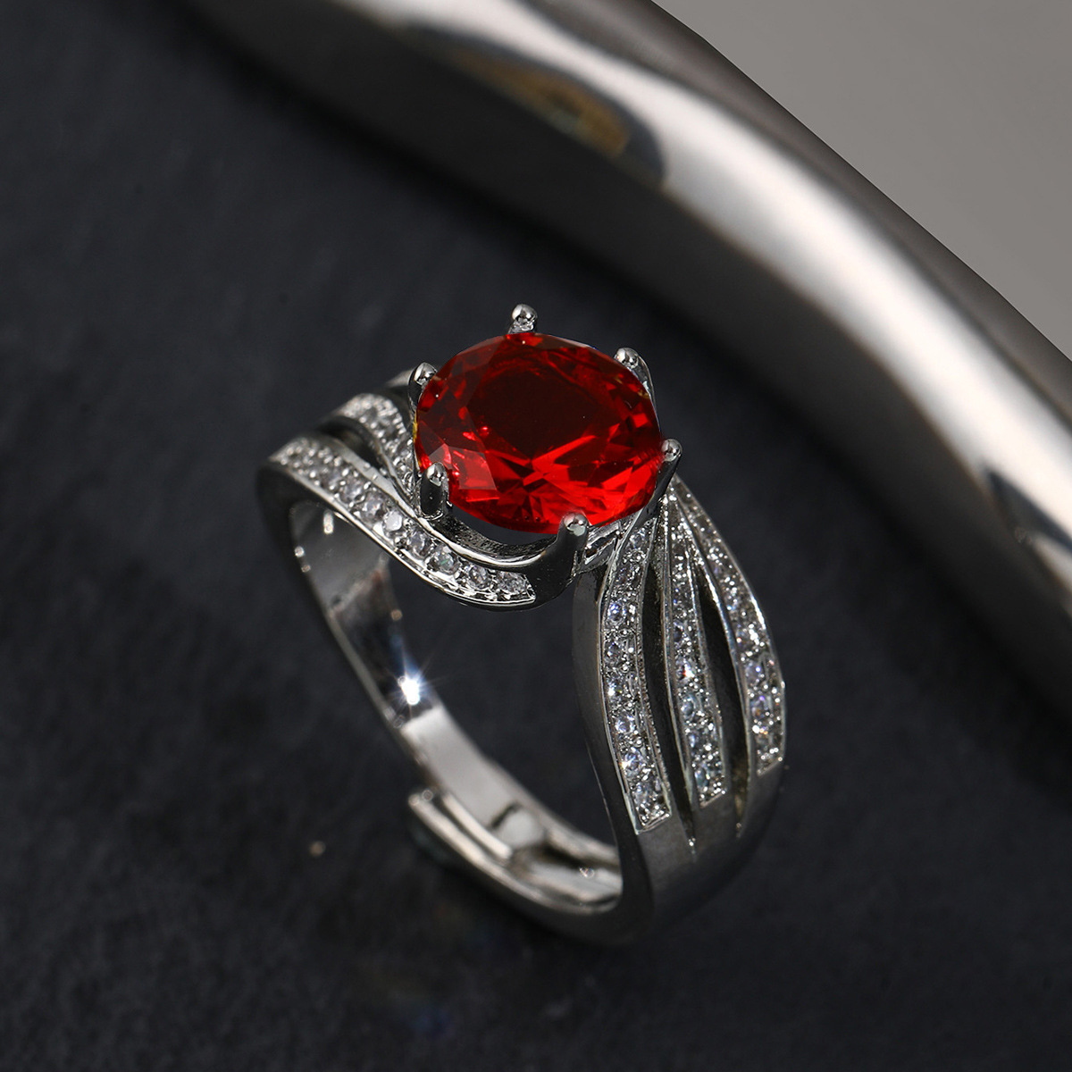 White gold-red diamond