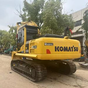 Excavatrice d'occasion PC200-8, peinture d'origine, en excellent état (90% neuve), sans aucun historique de réparations importantes. - Product Image 6