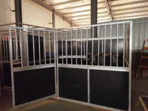 Nouvelle écurie équestre temporaire stable et spacieuse, structure en acier, portes coulissantes, durabilité, confort, sécurité, qualité supérieure - Product Image 2