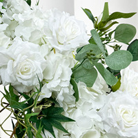 Chemin de table de mariage de la série blanche, fleurs artificielles réutilisables, chemin de table floral, décoration personnalisable, décoration florale pour allée