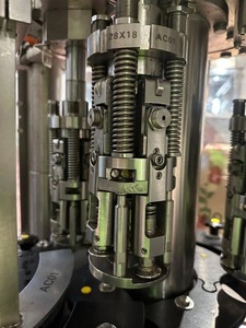 Máquina taponadora Ropp de calidad estándar para botellas de vidrio para venta de exportación con servicio personalizado a un precio asequible - Product Image 5