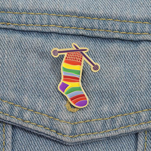 创意可爱彩色针织袜子胸针金属软珐琅徽章散装批发圣诞万圣节礼物 - Product Image 4