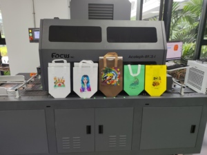 Stampante Digitale a Colori per Borse Termiche e Borse Non Tessute con Tecnologia Single Pass ad Alta Velocità - Product Image 2