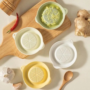 Rallador de Jengibre de Cerámica Blanco de Estilo Simple, Molinillo Manual, Triturador de Ajo, Herramienta de Cocina Portátil de Porcelana para Moler Jengibre y Zanahoria - Product Image 2