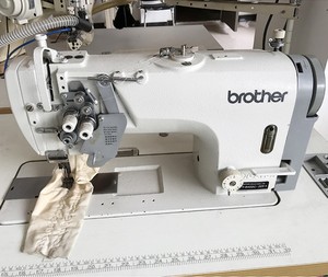Machine à coudre industrielle à <span class=keywords><strong>double</strong></span> <span class=keywords><strong>aiguille</strong></span> <span class=keywords><strong>Brother</strong></span> 8450 d'occasion, machine à coudre à <span class=keywords><strong>double</strong></span> <span class=keywords><strong>aiguille</strong></span> pour vêtements - Product Image 5