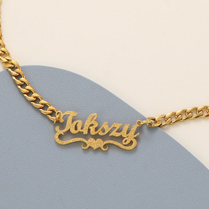 Collana a maglia cubana in acciaio inossidabile satinato oro 18K personalizzata con perla personalizzata per nome personalizzato - Product Image 4