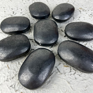 Commercio all'ingrosso di alta qualità di pietra di <span class=keywords><strong>Shungite</strong></span> di quarzo di <span class=keywords><strong>Shungite</strong></span> lucido pietra di palma per Fengshui - Product Image 2