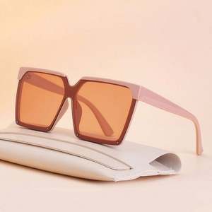 Gafas de Sol Cuadradas Extra Grandes con Logotipo Personalizado, Diseño Retro, Lentes de Una Pieza, Protección UV400, para Hombre y Mujer - Product Image 1