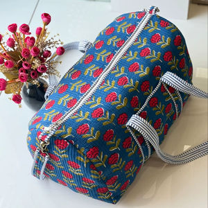 Sac de voyage matelassé vintage en coton, grand sac de week-end de luxe pour hommes et femmes, idéal pour les vacances, les séjours d'une nuit, personnalisable - Product Image 1