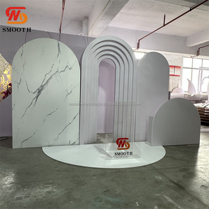 ฉากหลังงานแต่งงานแบบกำหนดเองได้ ผลิตจาก PVC สีขาว พร้อมซุ้มอะคริลิคสำหรับตกแต่งงานเลี้ยงฉลองต่างๆ เช่น งานเลี้ยงฉลองทารก - Product Image 1