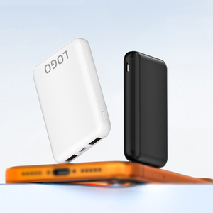 Batería Externa Pequeña con Cuatro Indicadores de Carga, Doble USB, Ultra Delgada y Portátil de 4000-5000mAh para Actividades al Aire Libre - Product Image 1