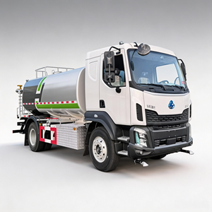 CHENGLONG 12M3 <b>Zero</b> Emission Electric <b>Water</b> Sprinkler Truck EV <b>Water</b> Tanker for Green City - Product Image 1