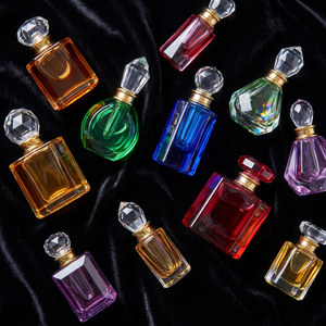 Experimenta una fragancia duradera de más de 12 horas con el spray ecológico MIST, perfumes miniatura de calidad EDP premium que combinan con notas de fragancias de lujo icónicas. - Product Image 2