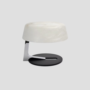 Lampe de table à abat-jour rond en albâtre, base en métal poli, lumière décorative pour bureau, hôtel, villa, chambre d'hôtes, éclairage de projet intérieur - Product Image 1