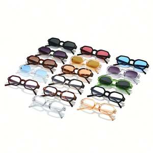 Gafas de Sol Retro 2025 con Logotipo Personalizado, Montura Pequeña para Hombre y Mujer, Lentes Transparentes con Degradado UV400, Gafas de Sol Rectangulares Poligonales - Product Image 4