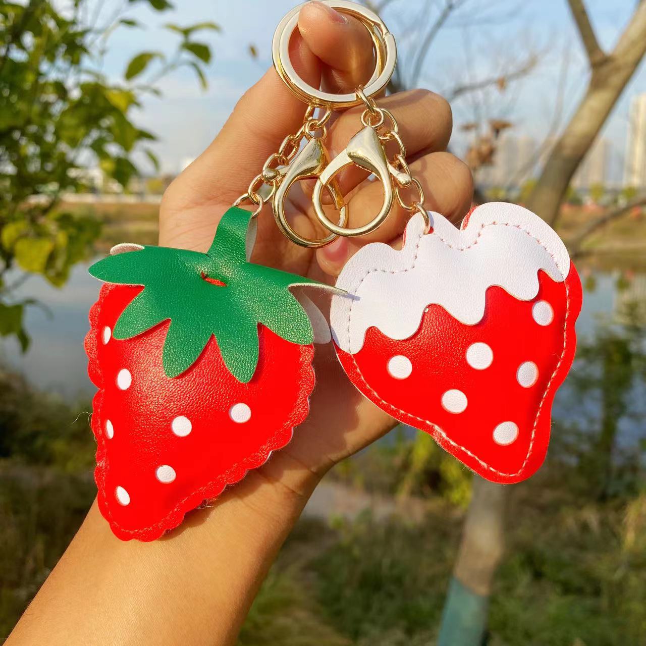 Cute Strawberry Leather Keychain - Perfect Gift Ornament