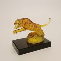Modèle de tigre mascotte 3D en verre Liuli jaune, récompense en cristal sculpté, souvenirs, cadeau d'affaires, gravure laser personnalisée, ensemble de bureau pour anniversaire