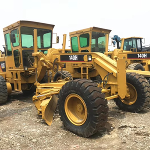 รถเกรดเดอร์ CAT 140H ปี 2018 พร้อมระบบไฟส่องสว่างและระบบควบคุมครบชุด ใช้งานมาแล้ว 2500 ชั่วโมง พร้อมใช้งานสำหรับงานก่อสร้างทุกสภาพอากาศ - Product Image 3