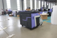 Mesin Pembersih Laser Serat Genggam 3000w untuk Pengelasan, Pemotongan, dan Pembersihan Logam di Berbagai Industri