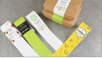 Boîte auto-élevante en papier kraft brun avec logo en relief, impression offset CMYK, design personnalisé, emballage alimentaire, matériaux recyclés