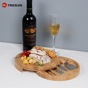 Ensemble cadeau <span class=keywords><strong>de</strong></span> couteau avec logo personnalisé petit <span class=keywords><strong>plateau</strong></span> <span class=keywords><strong>de</strong></span> <span class=keywords><strong>charcuterie</strong></span> rotatif <span class=keywords><strong>de</strong></span> Noël rond en vison tout en un planche à <span class=keywords><strong>fromage</strong></span> en bambou avec couvercle - Product Image 3