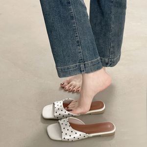 Sandales plates de style coréen pour femmes, nouveaux modèles d'été 2026, sandales confortables pour la plage et les activités de plein air - Product Image 6