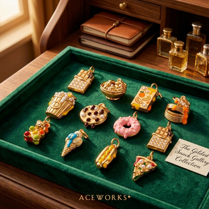 Galería de Snacks Gilded |   Colgante de latón chapado en oro de 18K con esmalte, con diseño de alimentos: Barra de chocolate, Ramen, Palomitas de maíz, Donut, Helado, Perrito caliente, Pizza - Product Image 2