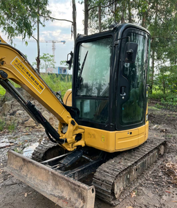 L'excavatrice sur chenilles hydraulique Compact Cat 3035E offre une grande efficacité, une faible consommation de carburant et un fonctionnement fiable. - Product Image 3