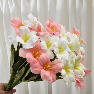 Tulipanes Artificiales Blancos y Rosas de Tacto Natural, Accesorios de Decoración para Bodas y Hogar - Product Image 1