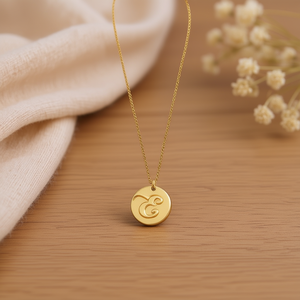 Collar con Colgante de Letra E Inni, Chapado en Oro, Acero Inoxidable, Estilo Minimalista, Joyería Fina para Uso Diario de Mujer - Product Image 3