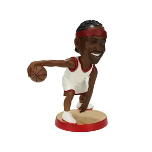 Bobblehead de joueur de basket-ball en résine personnalisé décor de voiture de bureau à domicile figurine artisanale en résine poupée bobblehead personnalisée