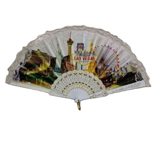 Abanicos de mano plegables de moda con estampado de seda de una sola capa y logotipo dorado, con varillas de plástico, ideales para bodas, venta al por mayor. - Product Image 2