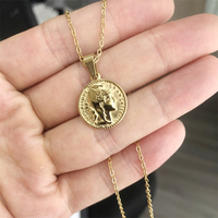 9 modèles d'acier inoxydable plaqué or 18K reine pièce croix pendentif vénus femmes colliers pour cadeau