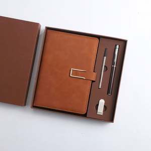 Set de Regalo Empresarial Personalizable con Logotipo: Cuaderno A5 Moderno, Memoria USB, Bolígrafo Metálico y Recambios, Impresión por Grabado - Product Image 4