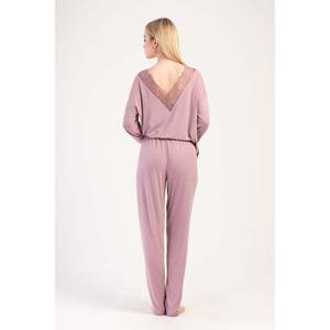 Ensemble de pyjama en lyocell à manches longues pour femmes, col en V, col bateau, dentelle, vêtements de nuit confortables avec un design ovale élégant au dos - Product Image 1