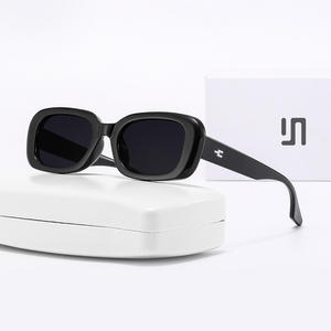 Nuevas gafas de sol unisex con protección UV400, montura de PC, lentes polarizadas, diseño cuadrado pequeño, gafas de sol modernas para hombres y mujeres - Product Image 2