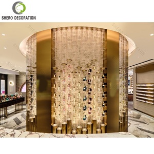 Magasin Custom Profumeria Armoire de rangement de <span class=keywords><strong>parfums</strong></span> de luxe Étagère murale de présentation de <span class=keywords><strong>parfums</strong></span> haut de gamme en acier inoxydable doré - Product Image 3
