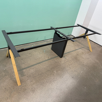 Table de bureau métallique convertible moderne et stable FoShan, design personnalisable, poste de travail pour 4 personnes, usage commercial, peinture poudrée