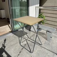 Table à manger rectangulaire portable et mobile, design pliable simple pour une utilisation en extérieur et à la maison